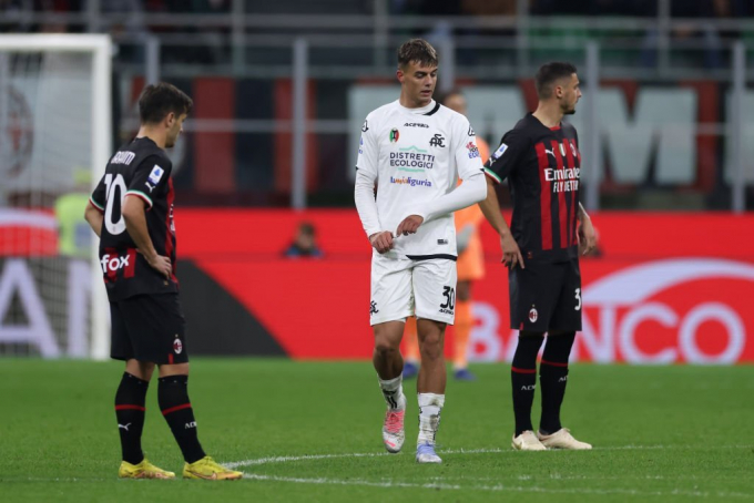 Kết quả AC Milan - Spezia: Người hùng đãng trí Olivier Giroud