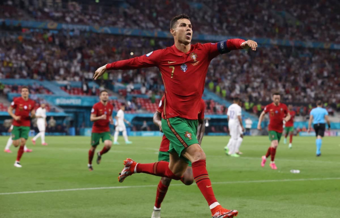 HLV Bồ Đào Nha lo lắng cho tình hình của Ronaldo ở M.U