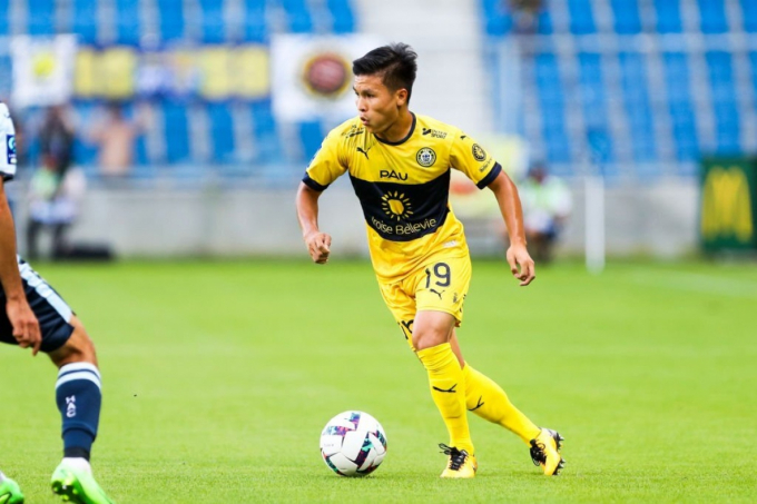Đá cho Pau FC, Quang Hải vẫn được huy chương vàng V-League