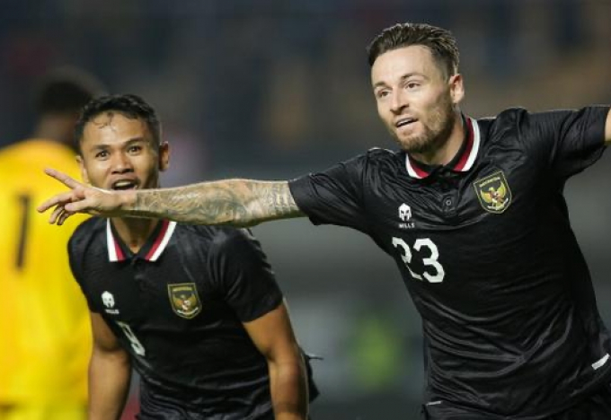 Jordi Amat và Sandy Walsh chính thức nhập tịch Indonesia chuẩn bị dự AFF Cup