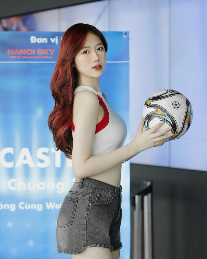 Nguyễn Lan Nhi - hotgirl cổ vũ Hàn Quốc tại Nóng cùng World Cup 2022 là ai?