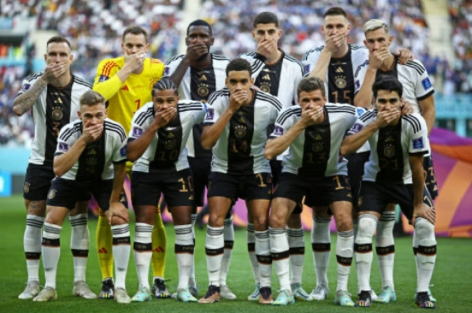 Hazard móc mỉa tuyển Đức vì trận thua Nhật Bản