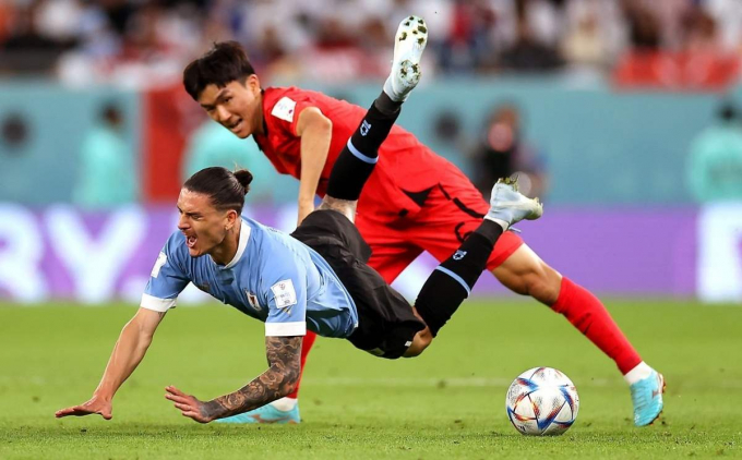 Nunez được ca ngợi hết lời sau màn chào sân World Cup 2022 cùng Uruguay