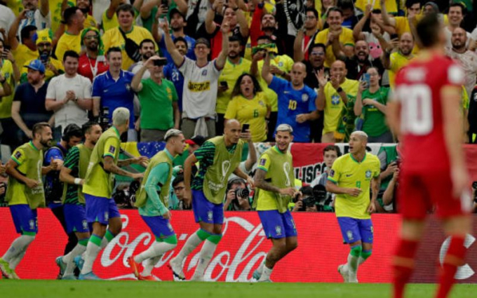Richarlison lập nên siêu phẩm trong lần đầu tiên tham dự World Cup