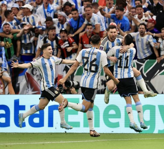 Argentina không thể mãi trông chờ vào phút giây thiên tài của Messi