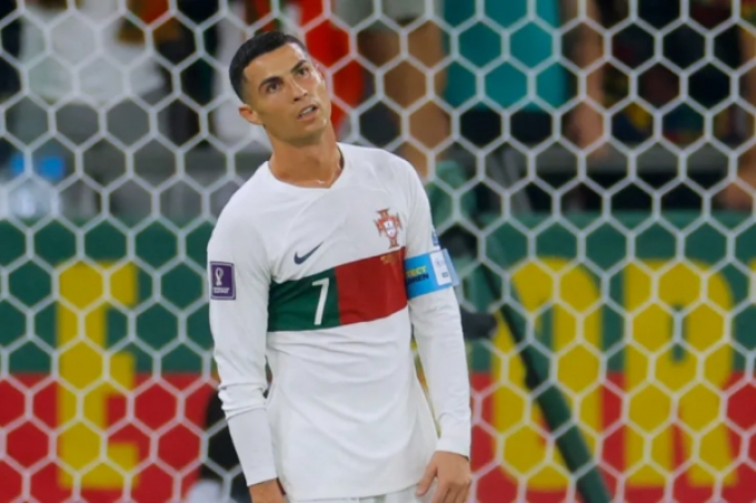 Chiến Bồ Đào Nha, Akanji bày cách khóa chặt Ronaldo