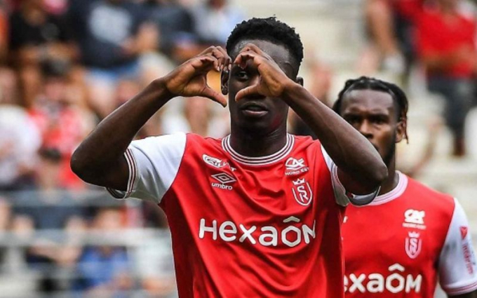 Arsenal đưa sao trẻ tỏa sáng ở Ligue 1 về thay Jesus