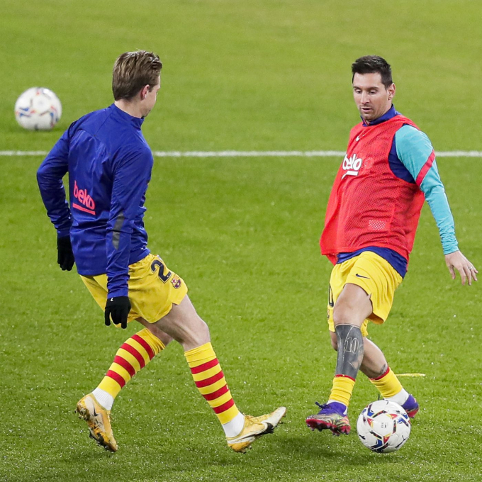 Frenkie de Jong thừa nhận bất lực với Messi, cậy nhờ De Roon