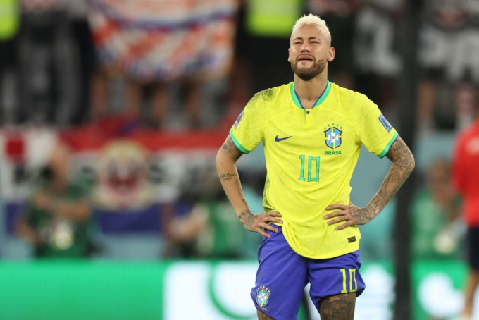 Giọt nước mắt của Neymar sau khi Brazil ngậm ngùi rời Qatar