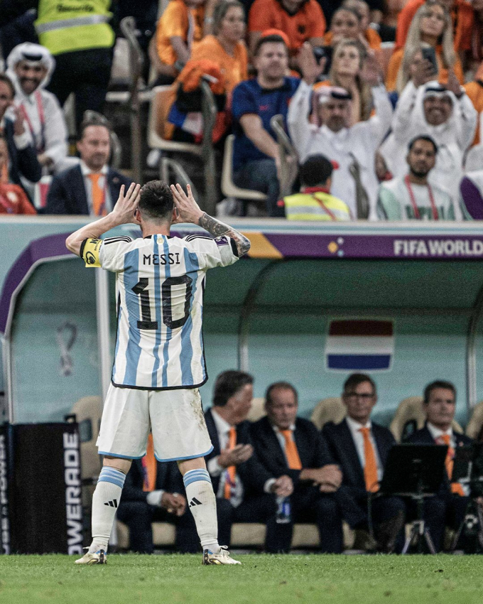 Lý do Messi ăn mừng trước băng ghế huấn luyện của ĐT Hà Lan
