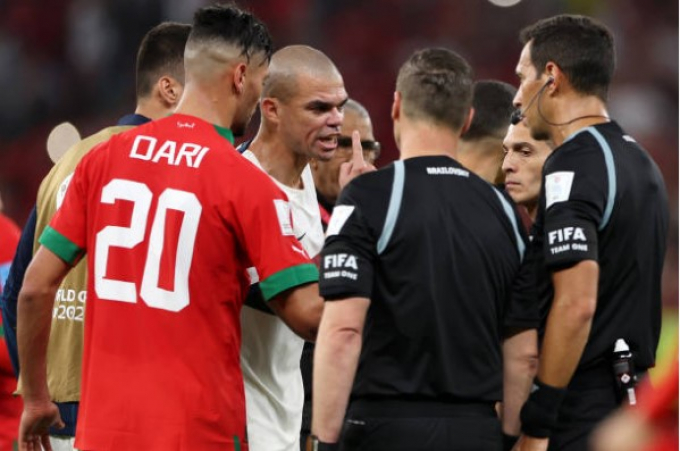 Pepe chỉ trích FIFA sau thất bại của Bồ Đào Nha có liên quan đến Messi