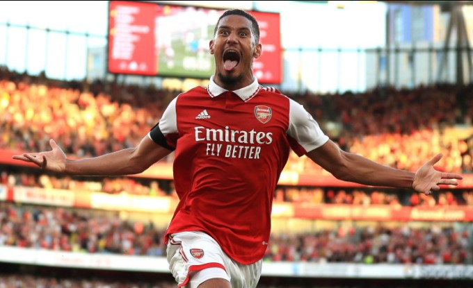 ‘Arsenal đang sở hữu trung vệ hàng đầu Ngoại hạng Anh’