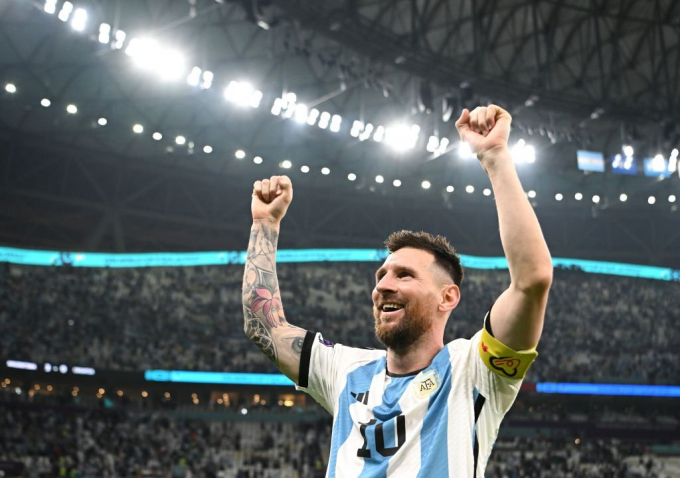 Huyền thoại Brazil vỗ tay khen màn ảo thuật của Messi