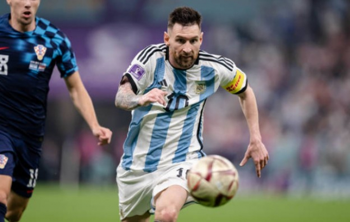 Lionel Messi: Kỷ lục gia gánh vác cả Argentina trên vai