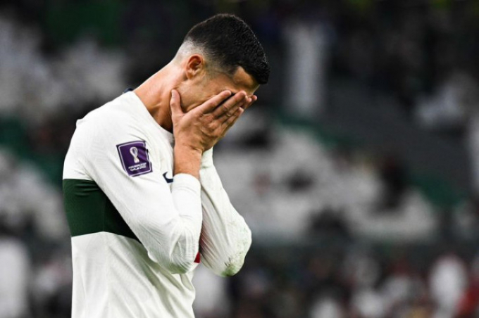 Rời World Cup 2022 trong nước mắt, Ronaldo có giã từ tuyển Bồ Đào Nha?