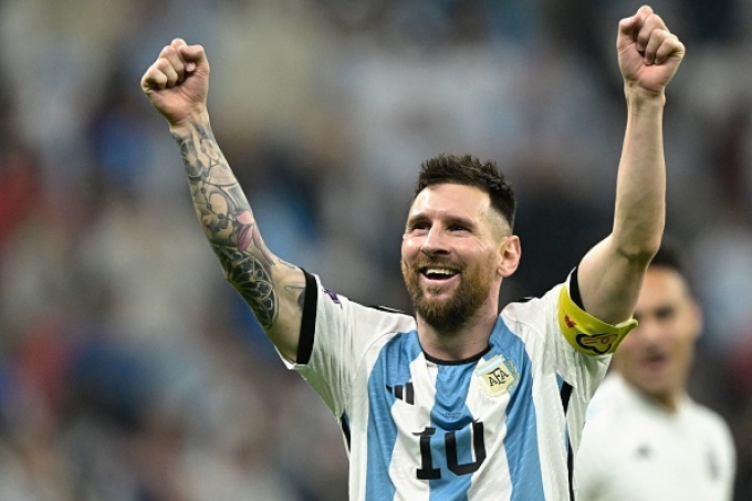 Áo đấu mang tên Messi cháy hàng trước chung kết World Cup