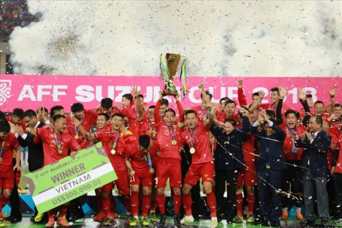 Nhìn lại 26 năm tham dự AFF Cup của ĐT Việt Nam: Nuối tiếc, vinh quang nếm đủ!