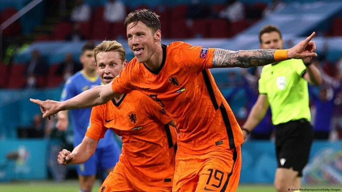 Người hùng ĐT Hà Lan nói về Messi