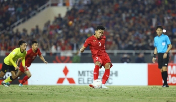 Sốc: Trọng tài bắt trận Việt Nam vs Malaysia ngừng cầm còi