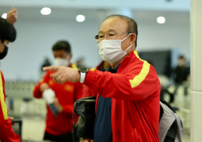 ĐT Việt Nam bị delay chuyến bay, thầy Park ra điều kiện xả trại ngày cuối năm