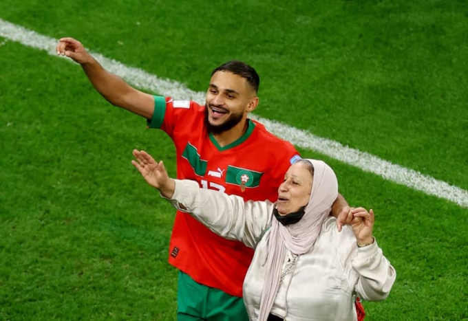 Báo Indonesia so sánh Văn Lâm với cầu thủ Morocco ở World Cup 2022