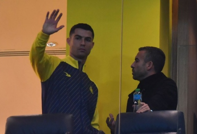 Ronaldo bỏ về giữa chừng khi dự khán trận đấu của Al Nassr