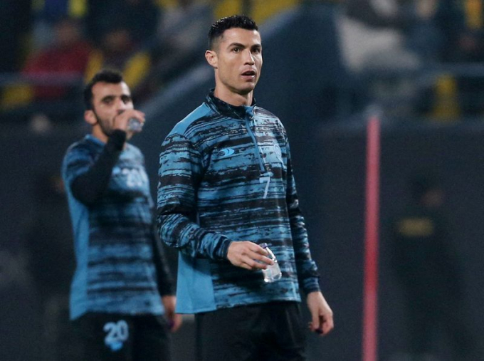 Ronaldo mắc sai lầm trên sân tập, trợ lý HLV Al Nassr tiết lộ điều khó tin