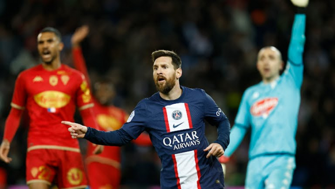 Messi ghi dấu ấn trong ngày trở lại
