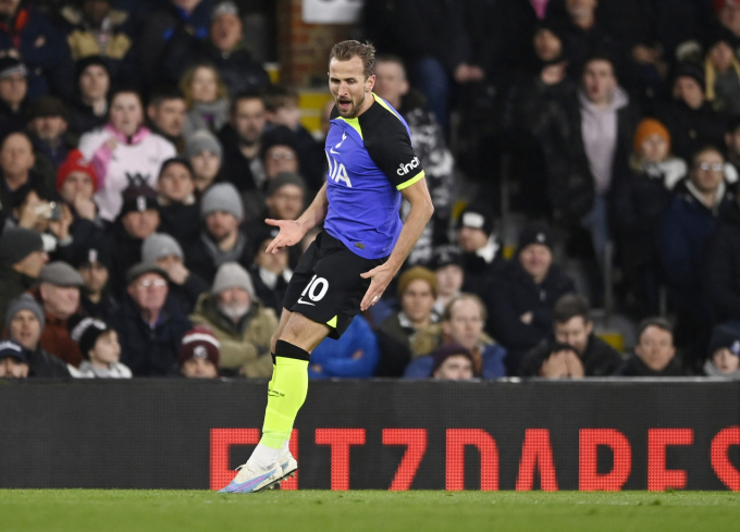 Kane lập kỷ lục trong trận thắng của Tottenham
