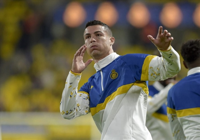 HLV Al Nassr nói về Ronaldo