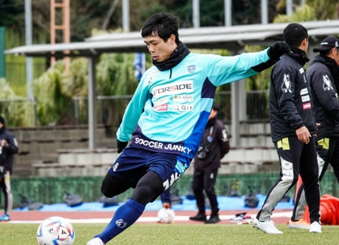 Công Phượng tiết lộ cuộc gọi cho Chanathip và vị trí thi đấu ở Yokohama FC