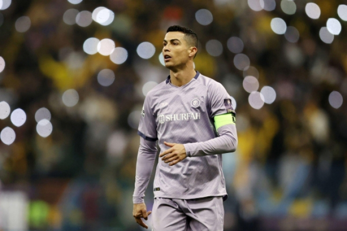 Thái độ của đội trưởng cũ Al Nassr khi nhường băng thủ quân cho Ronaldo