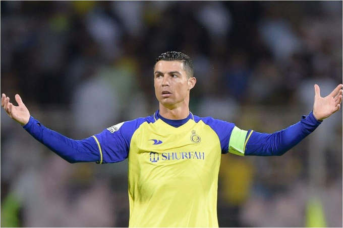 Louis Saha: Ronaldo sẽ không để MU thua Liverpool 0-7