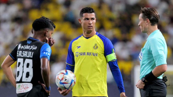 Vì hợp đồng 193 triệu euro của Al Nassr, Ronaldo gật đầu với điều khoản khó tin