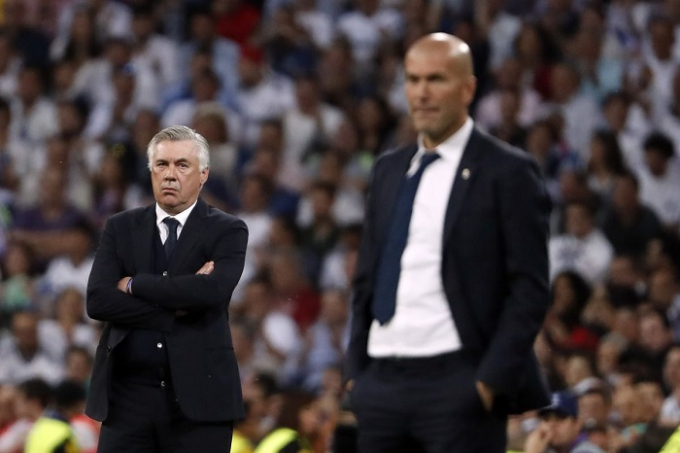 Từ chối nhiều lời mời gọi, Zinedine Zidane quyết chờ Real Madrid