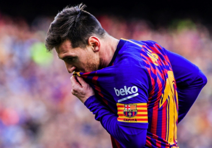 Messi trở về Barca? Xavi hứa 1 điều