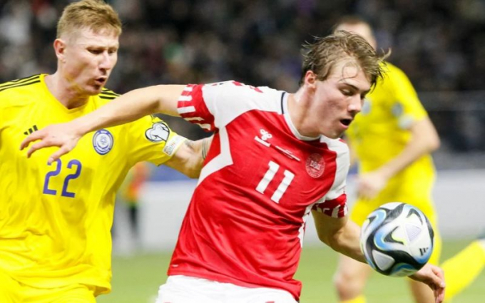 Mua Rasmus Hojlund, Man United đối mặt mối đe dọa kép mới
