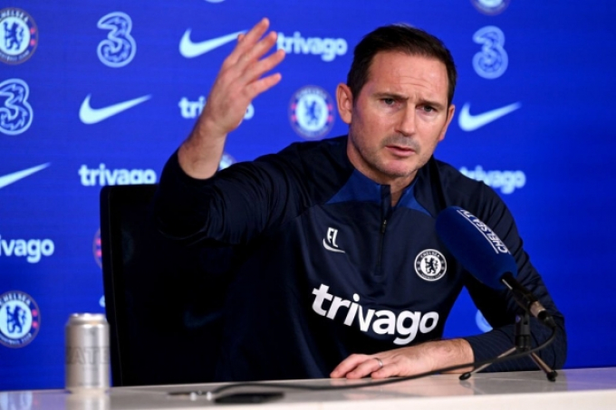 Ngay buổi tập đầu tiên, Lampard kéo bom xịt Chelsea ra nói chuyện riêng
