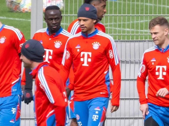 Bayern Munich chính thức áp 2 án trừng phạt Mane vì đường quyền vào mặt Sane