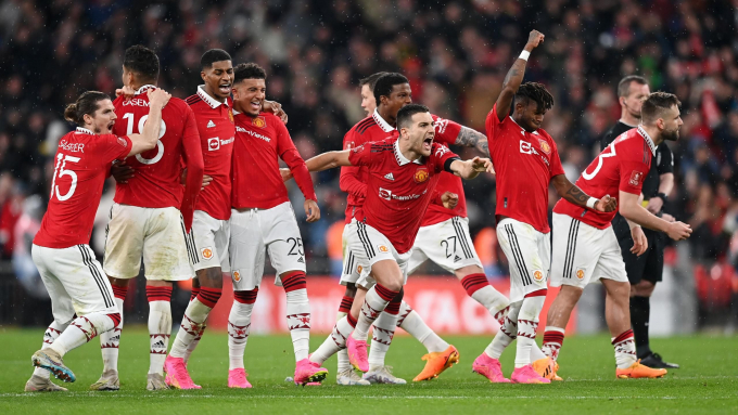 Chung kết FA Cup lần đầu tiên chứng kiến Derby thành Manchester