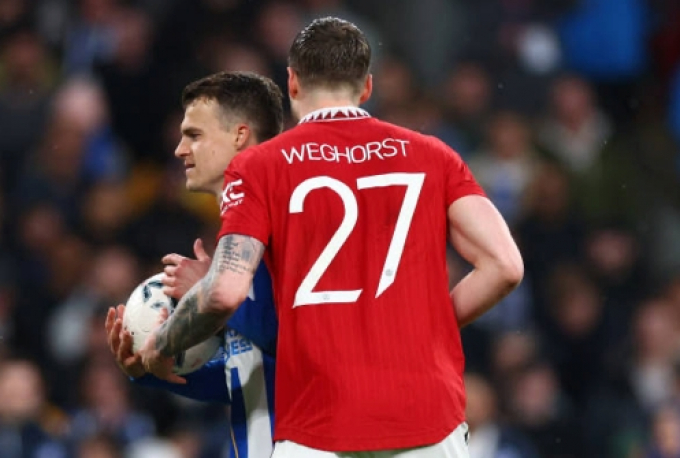 Các cầu thủ Man United bỏ ngoài tai, không chịu làm theo lời Weghorst nói