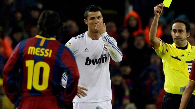 Con trai Ronaldo gây sốc: Khoác áo Barcelona, vô tư cười đùa trên mạng xã hội