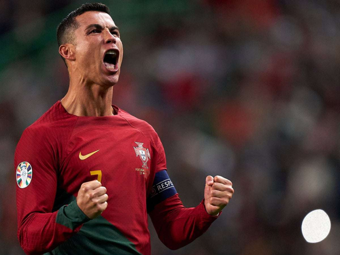 Ronaldo cách kỷ lục vĩ đại cùng Bồ Đào Nha đúng 2 trận đấu