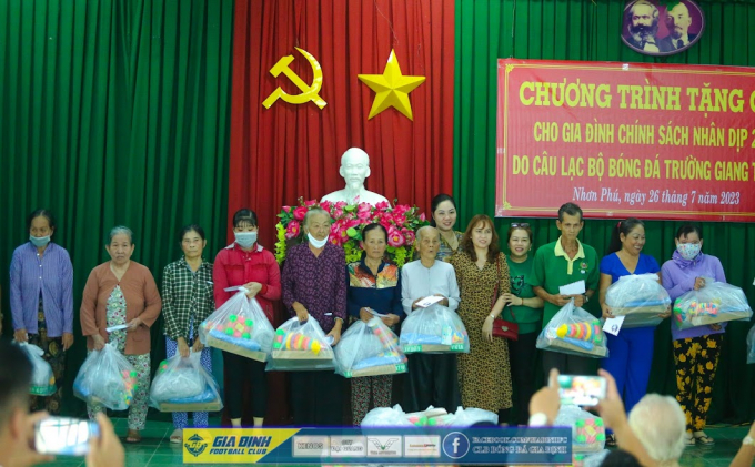 CLB Gia Định thực hiện công tác thiện nguyện tại Vĩnh Long