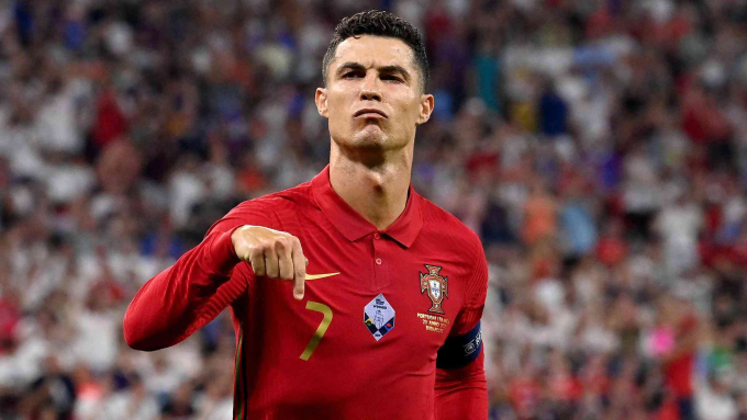 Ronaldo nhận liên tiếp 2 trái đắng: Tịt ngòi 5 trận liên tiếp, mất luôn kỷ lục World Cup