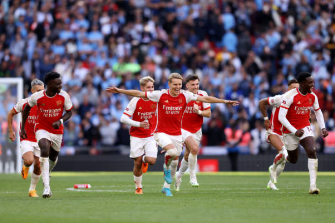 Siêu trung vệ xuất hiện trong trận Arsenal - Man City