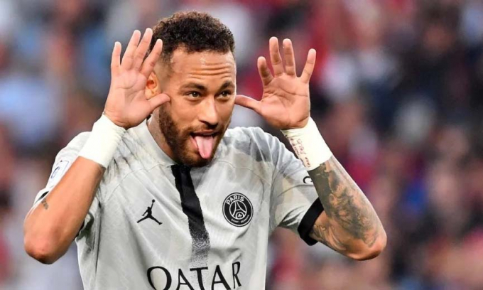 Chuyển nhượng M.U 10/8: Xong xuôi vụ Neymar, chốt chiêu mộ quái vật Real Madrid