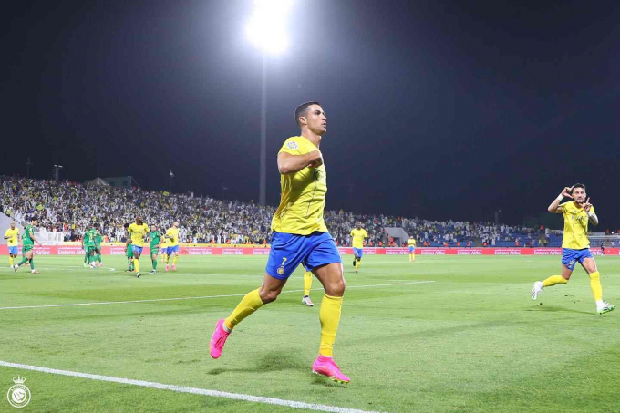 Ronaldo hóa rồng đưa Al Nassr vào chung kết, kỷ niệm 10 năm màn ăn mừng độc nhất vô nhị