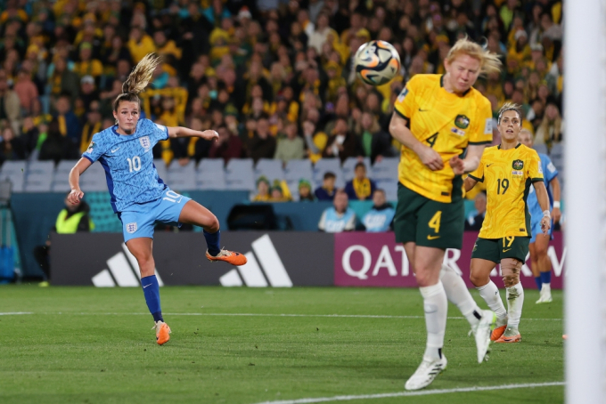 Khuất phục đội chủ nhà, Sư tử Anh gầm vang hiên ngang vào chung kết World Cup nữ