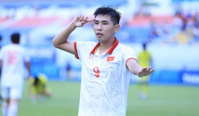 HLV Troussier loại 4 cầu thủ khỏi U23 Việt Nam